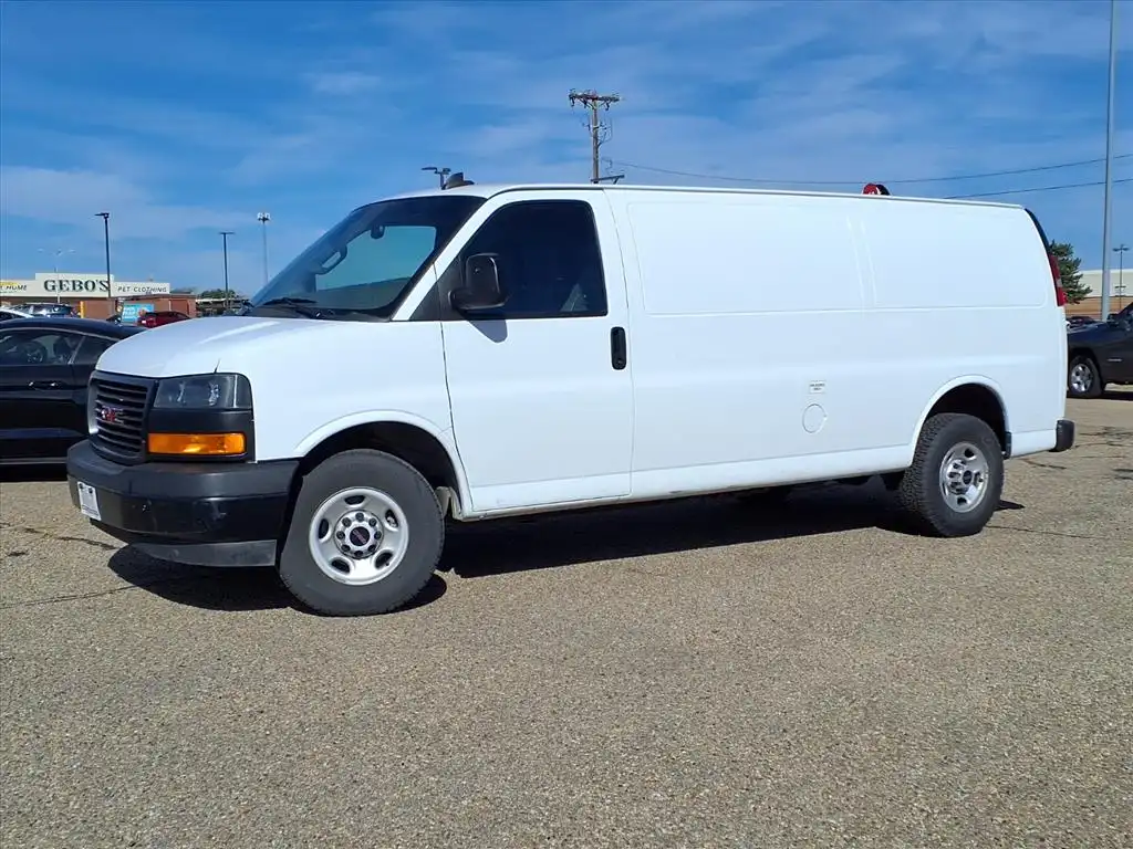 2023 GMC Savana 2500 Ext WB's photo