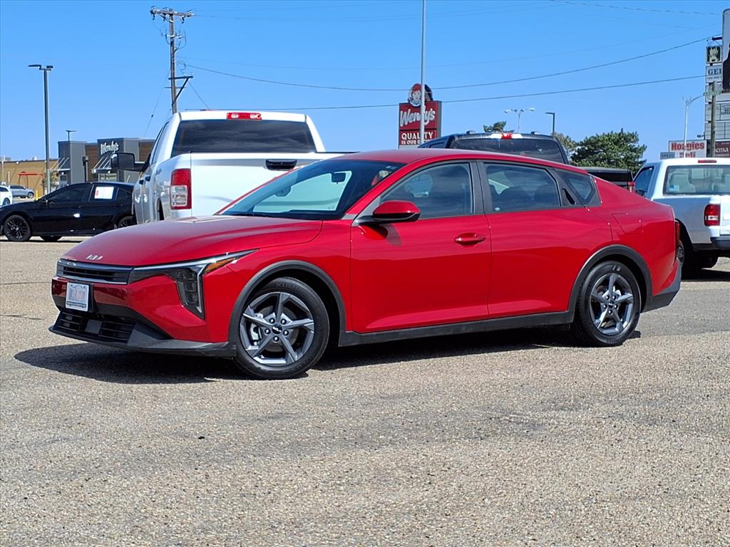2025 Kia K4 LXS Auto's photo