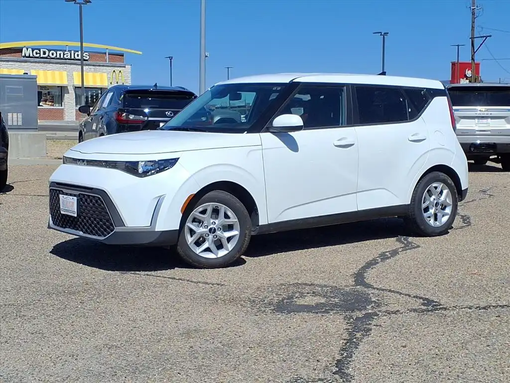 2025 Kia Soul 2.0 LX IVT's photo
