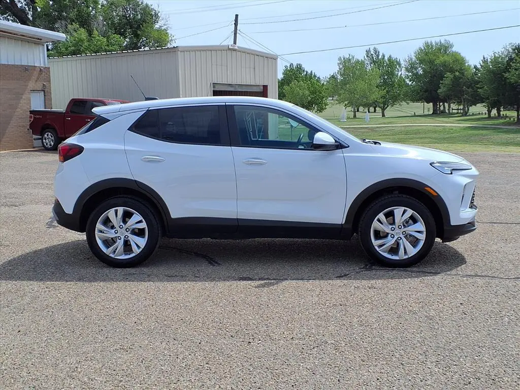2025 Buick Encore GX Preferred AWD photo 3