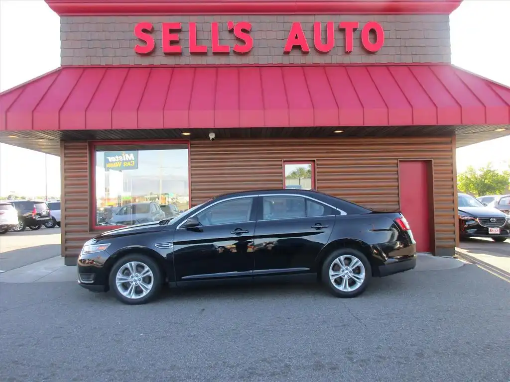 2016 Ford Taurus SE FWD's photo