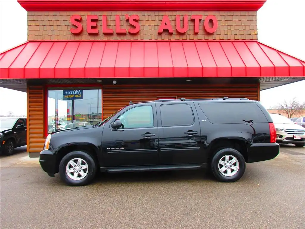 2013 GMC Yukon 4WD 1/2 Ton SLT (4SA)'s photo