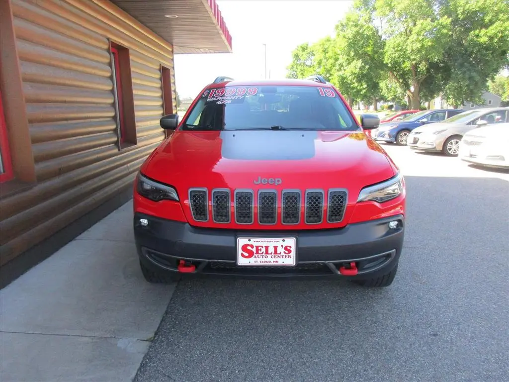 2019 Jeep Cherokee Trailhawk 4X4 photo 3