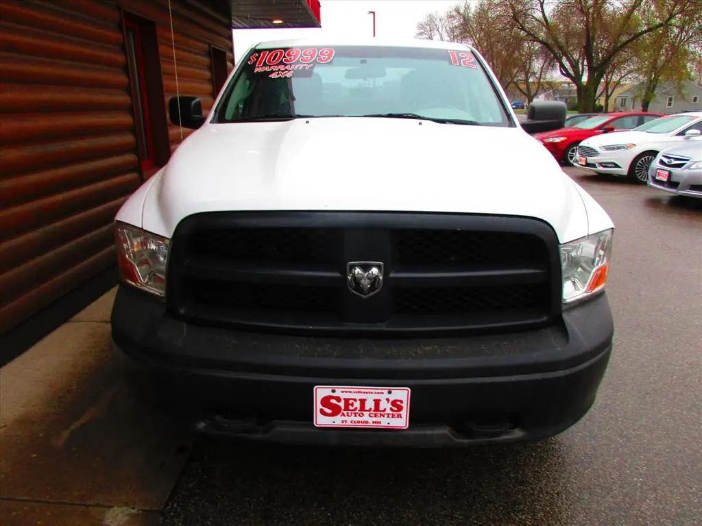 2012 RAM 1500 ST 4x4 Quad Cab photo 3