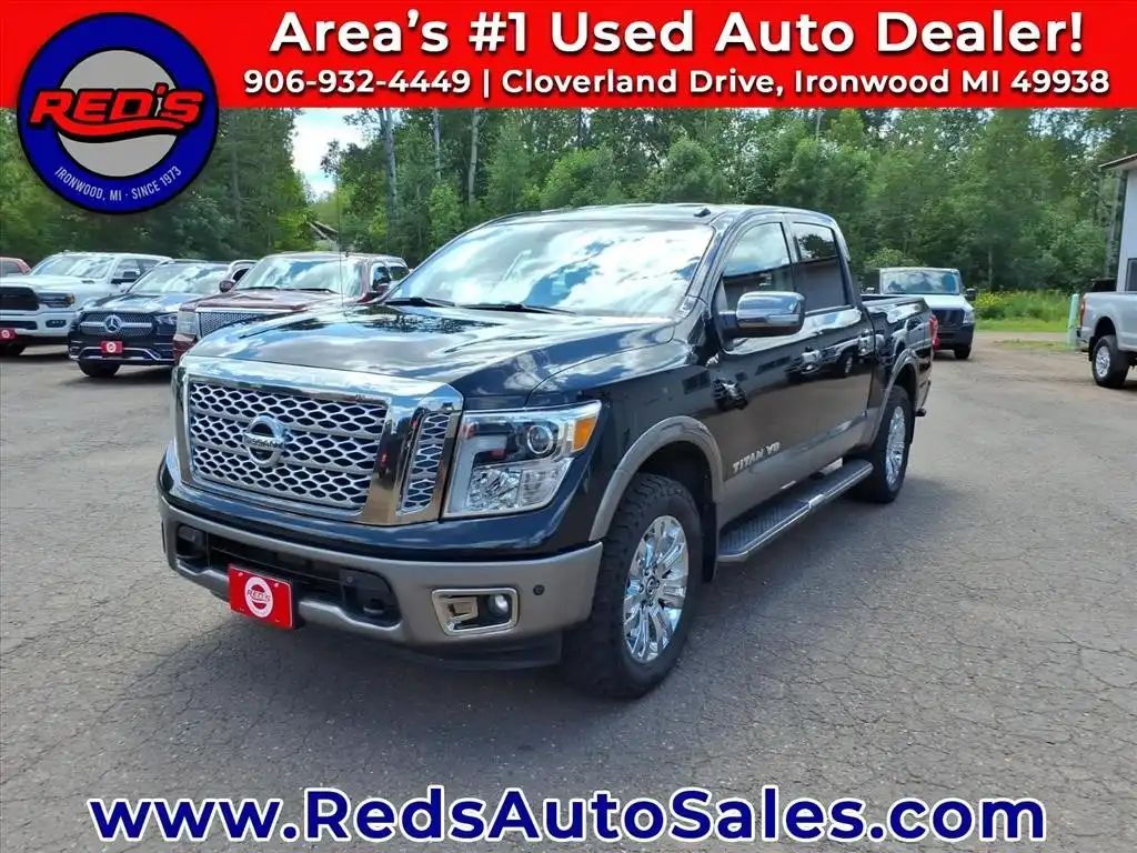2018 Nissan Titan SV 4WD Crew Cab's photo