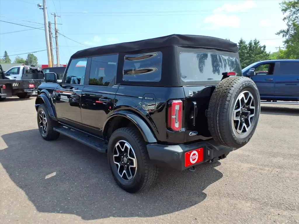 2023 Ford Bronco Outer Banks 4WD Advanced 4-Door photo 3