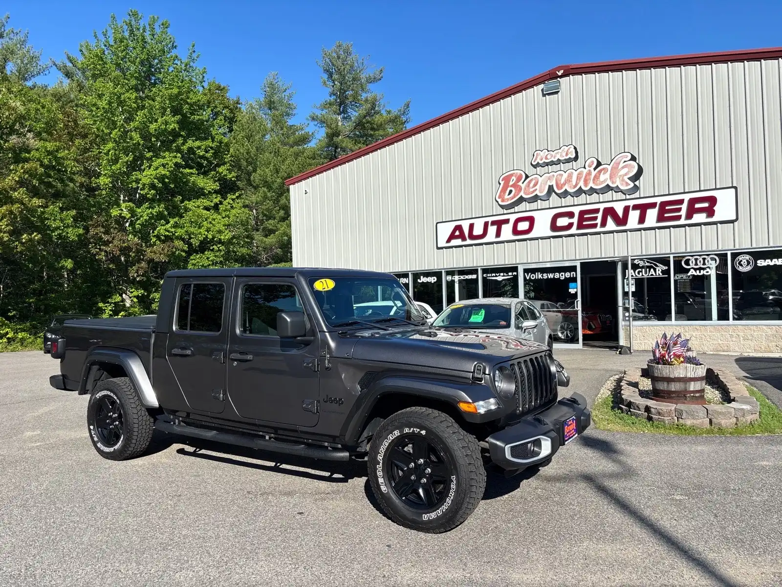 2021 Jeep Gladiator Sport S's photo