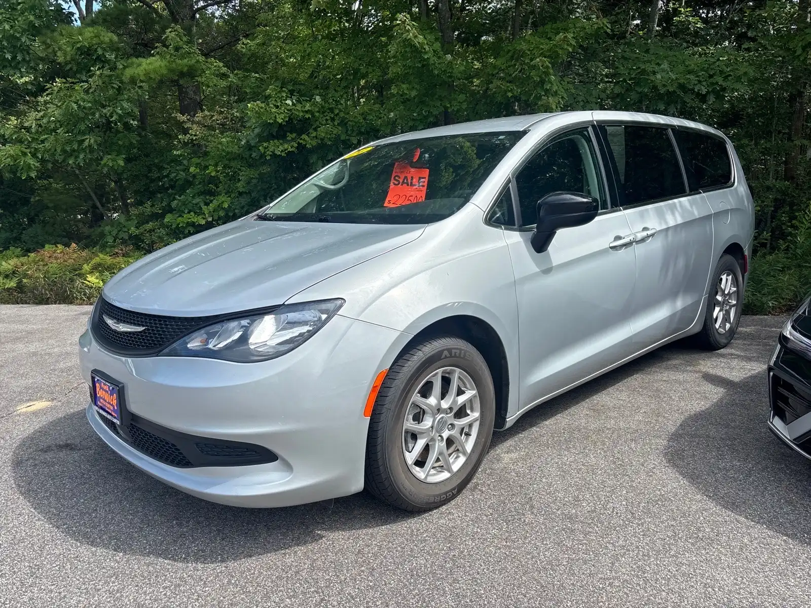 2024 Chrysler Voyager LX's photo