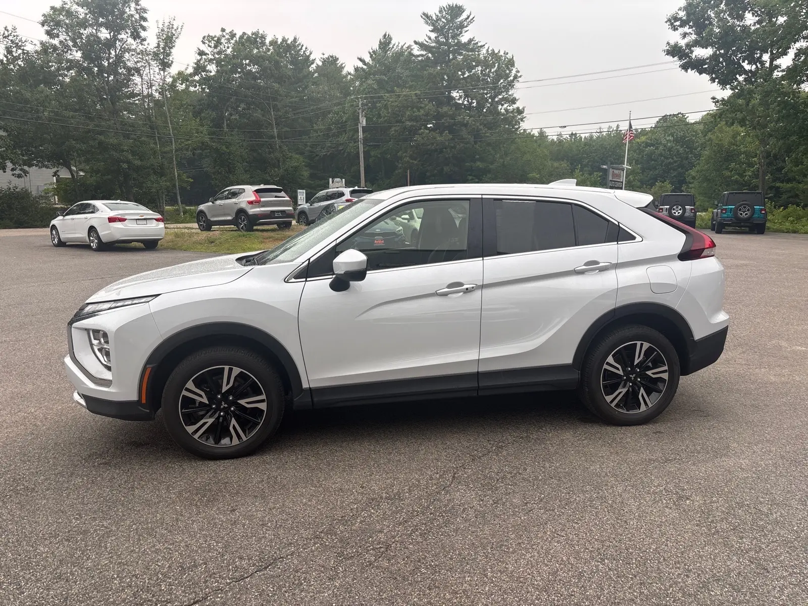 2025 Mitsubishi Eclipse Cross SE S-AWC photo 3