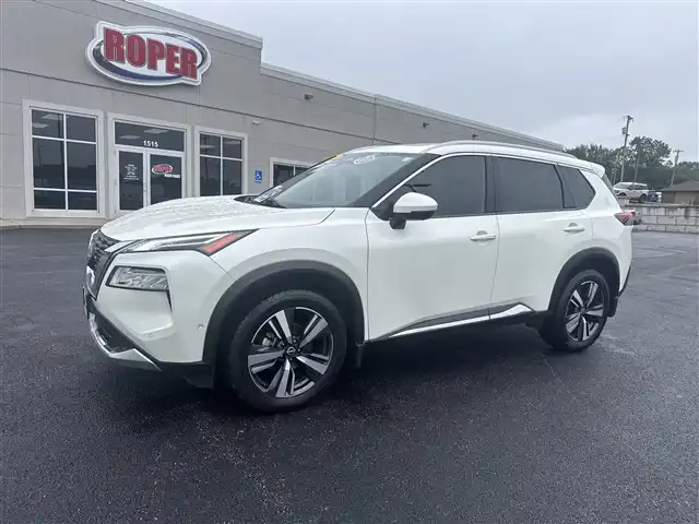 2023 Nissan Rogue Platinum FWD's photo