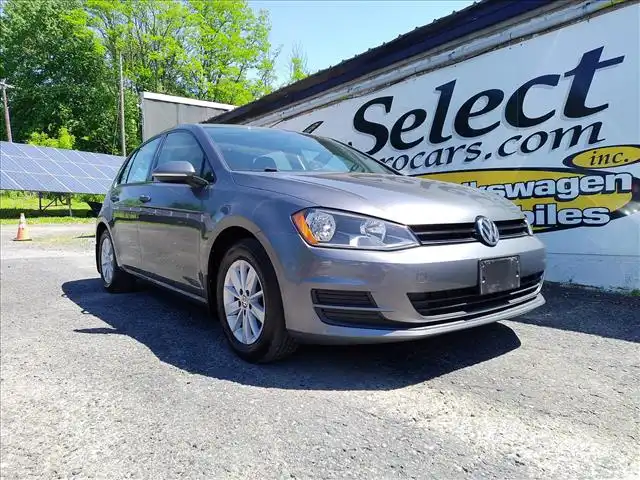 2017 Volkswagen Golf TSI S 4-Door's photo