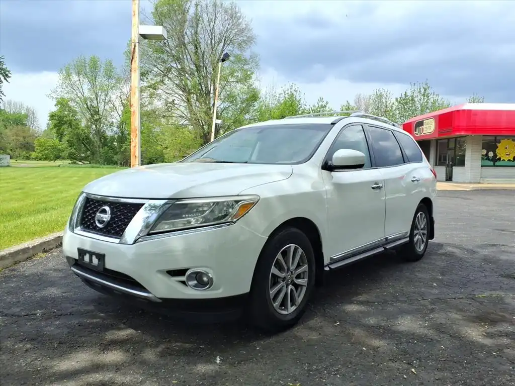 2015 Nissan Pathfinder SL 4WD's photo
