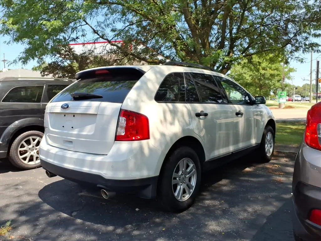 2012 Ford Edge SE photo 5