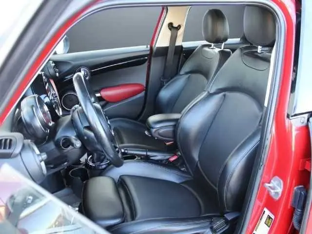 2015 MINI Cooper S 4 Door photo 3