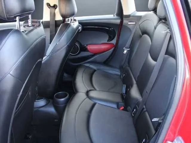 2015 MINI Cooper S 4 Door photo 4