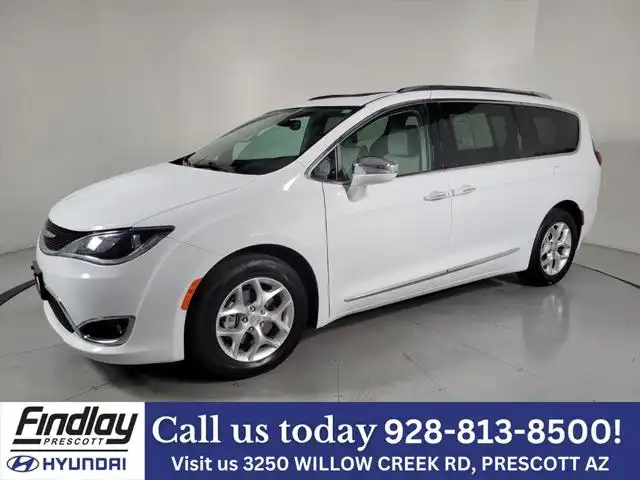 2020 Chrysler Pacifica Limited's photo