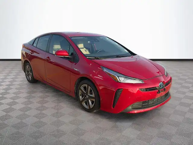 2021 Toyota Prius XLE FWD's photo