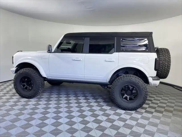 2023 Ford Bronco Badlands 4WD's photo