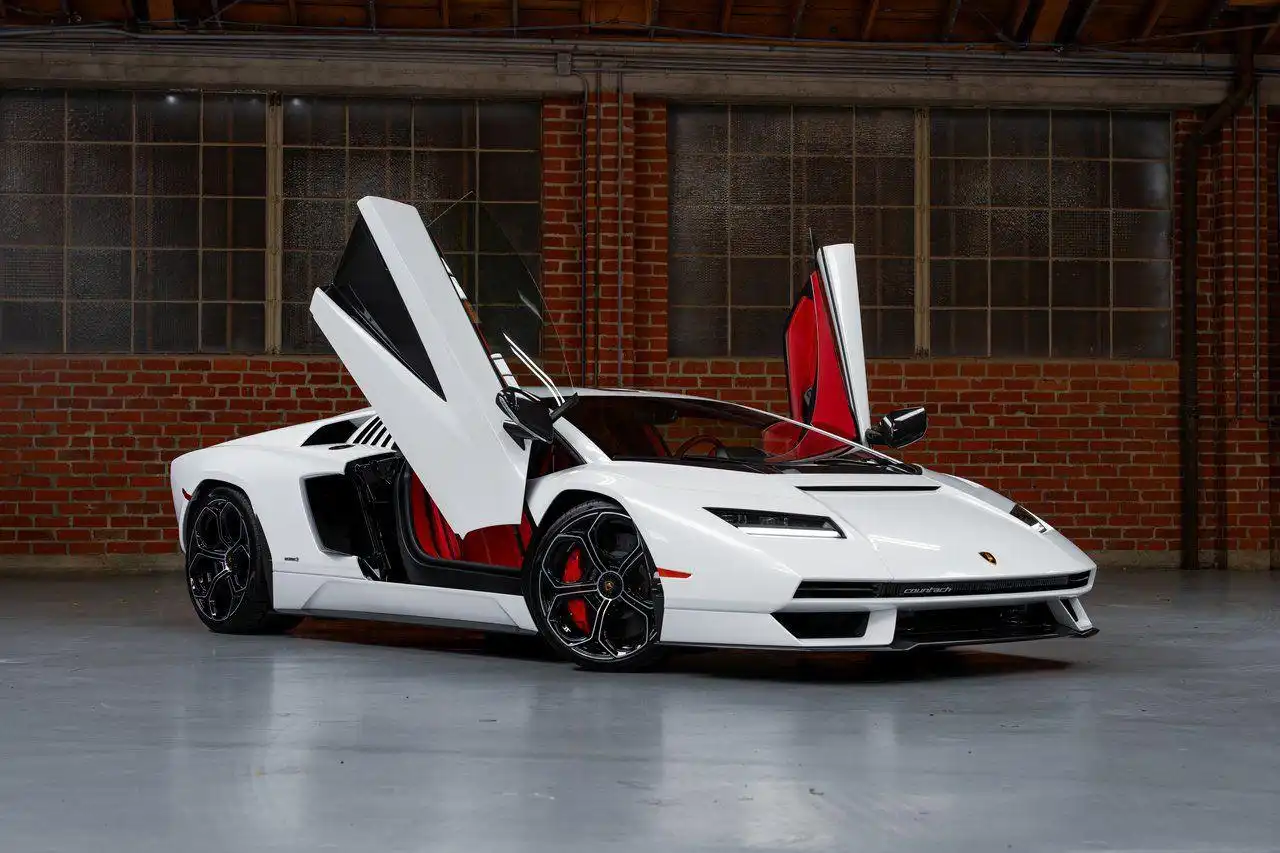 2022 Lamborghini Aventador's photo