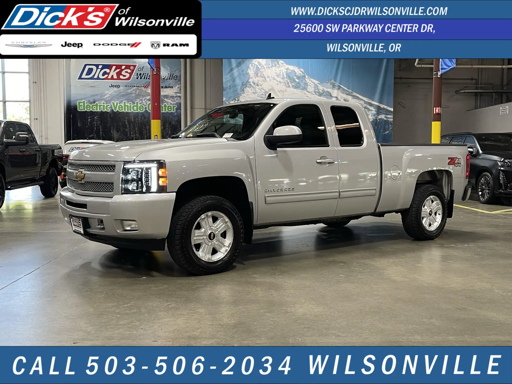 2011 Chevrolet Silverado 1500 LT 4WD Extended Cab MWB's photo
