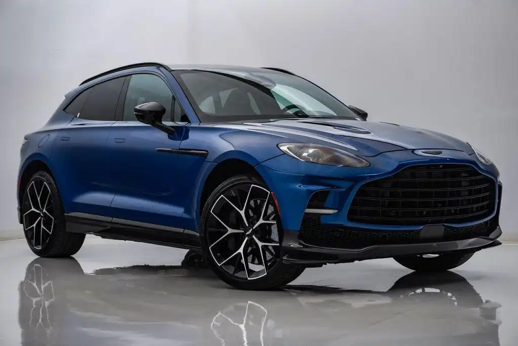 2025 Aston Martin DBX 4.0 V8 707 AWD's photo