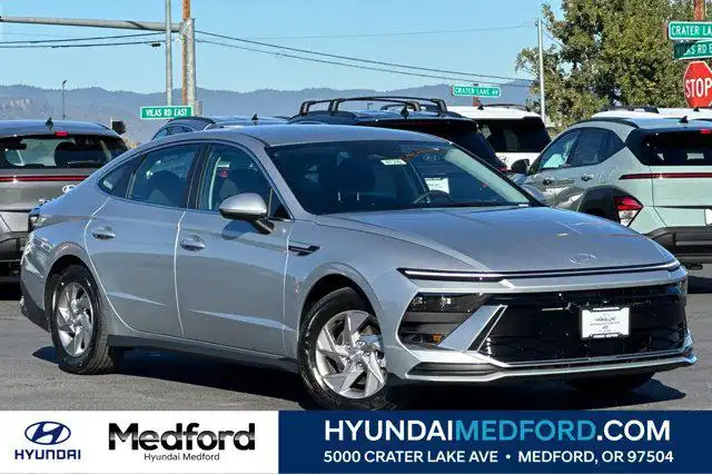 2026 Hyundai Sonata SE's photo
