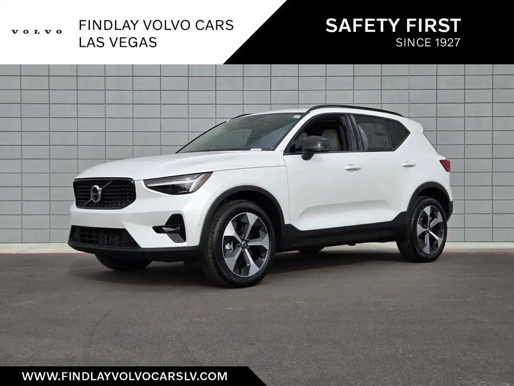 2026 Volvo XC40 B5 Plus Dark AWD's photo