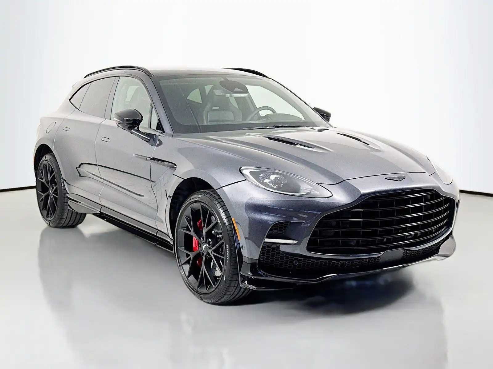 2026 Aston Martin DBX 4.0 V8 707 AWD's photo