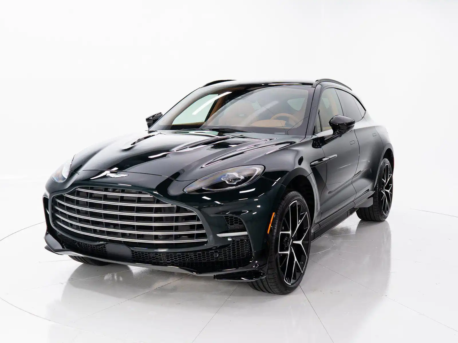 2026 Aston Martin DBX 4.0 V8 707 AWD's photo