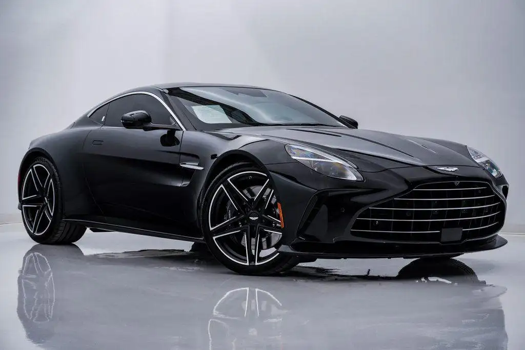 2026 Aston Martin Vantage's photo
