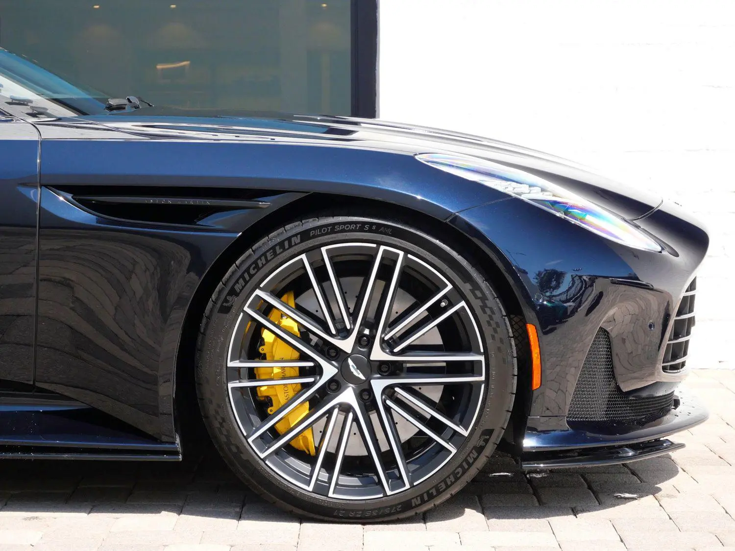 2024 Aston Martin DB12 Coupe photo 4