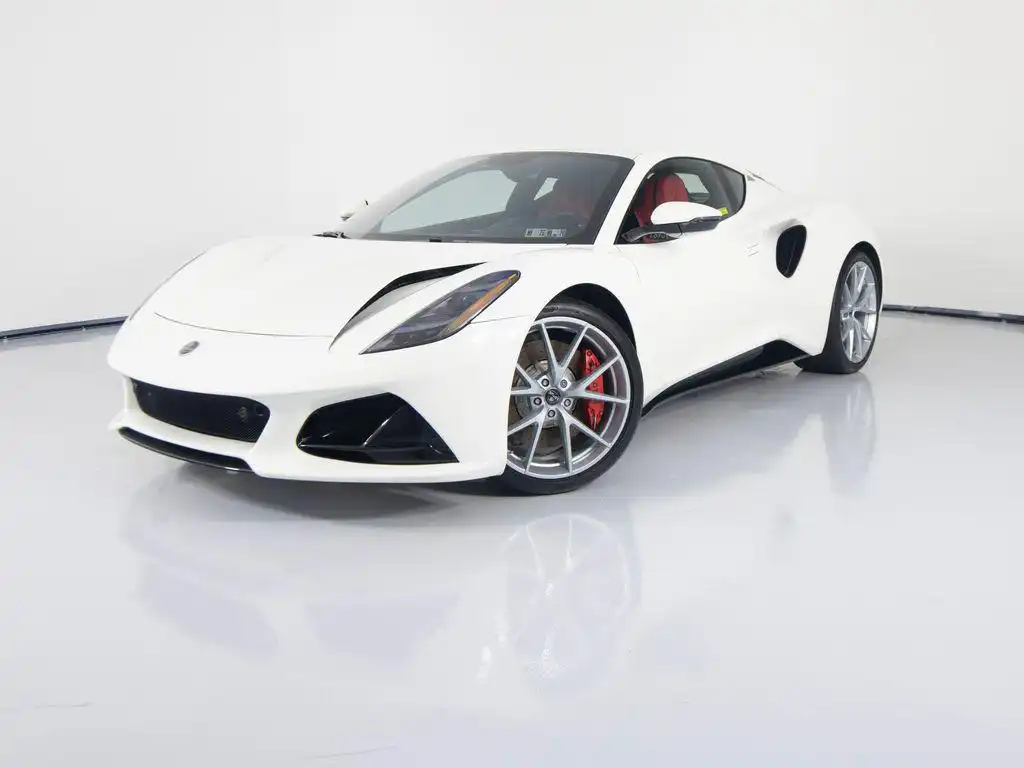 2025 Lotus Emira Base's photo