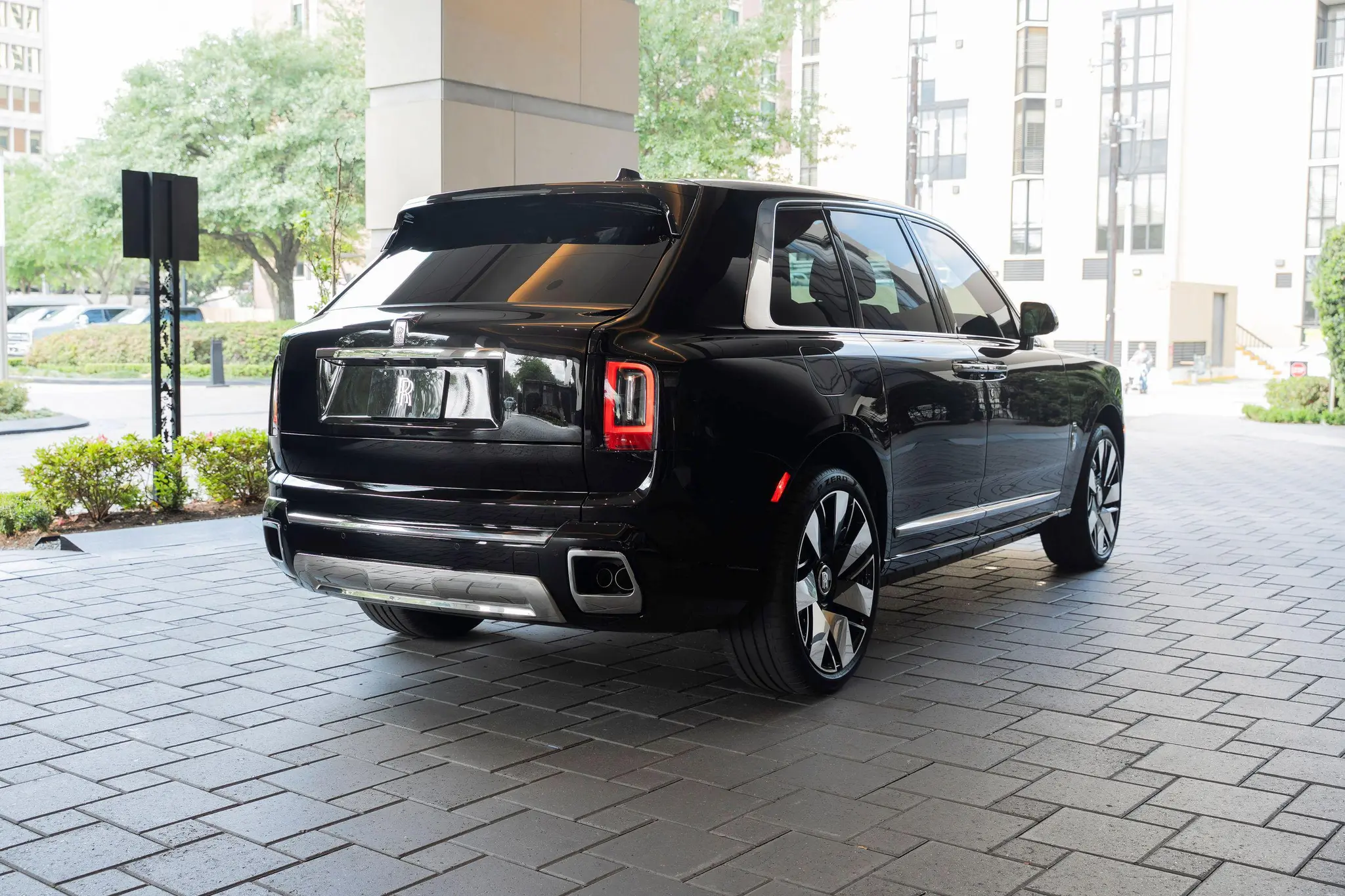 2026 Rolls-Royce Cullinan Base photo 3