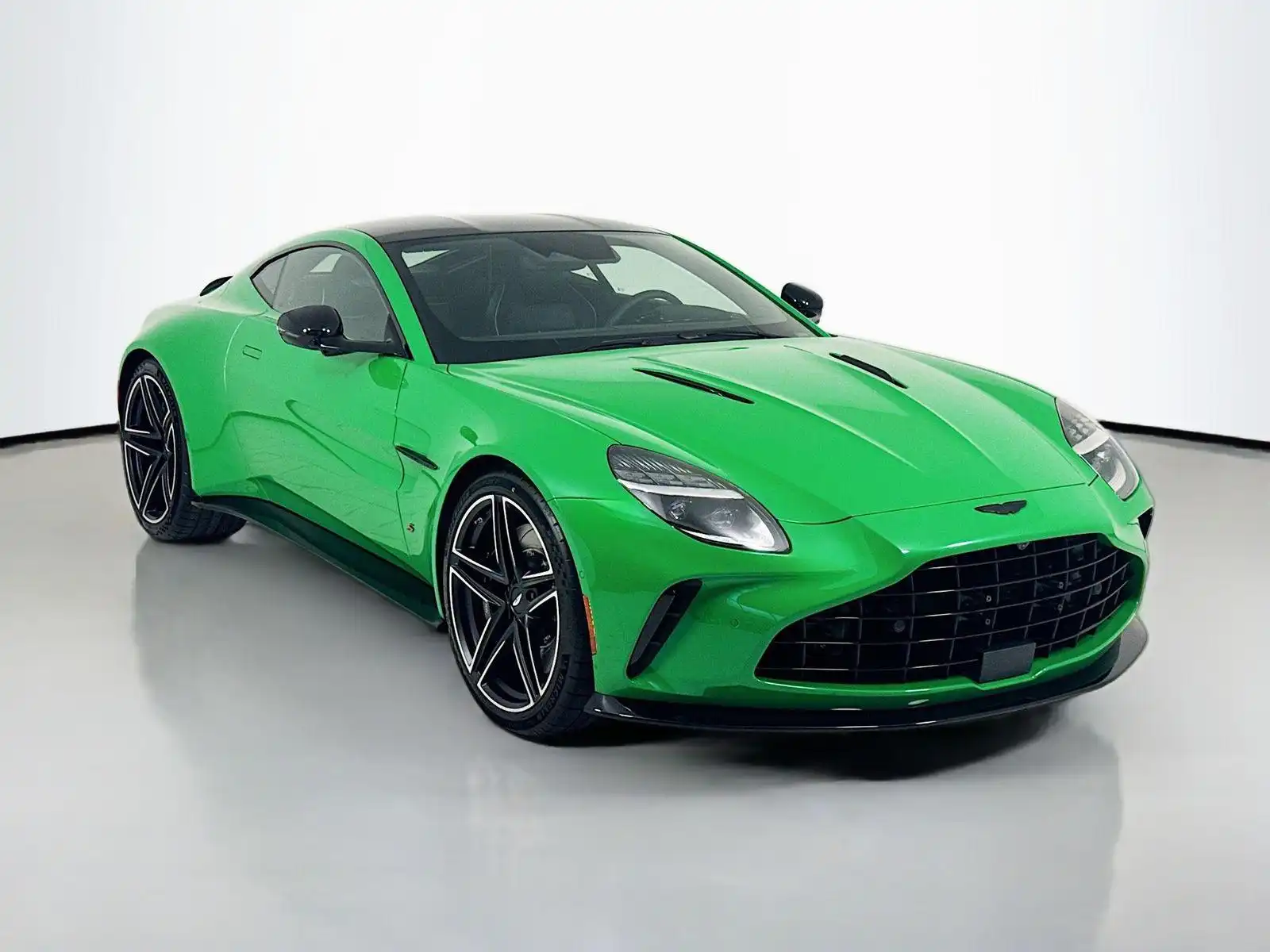 2026 Aston Martin Vantage 4.0 V8's photo