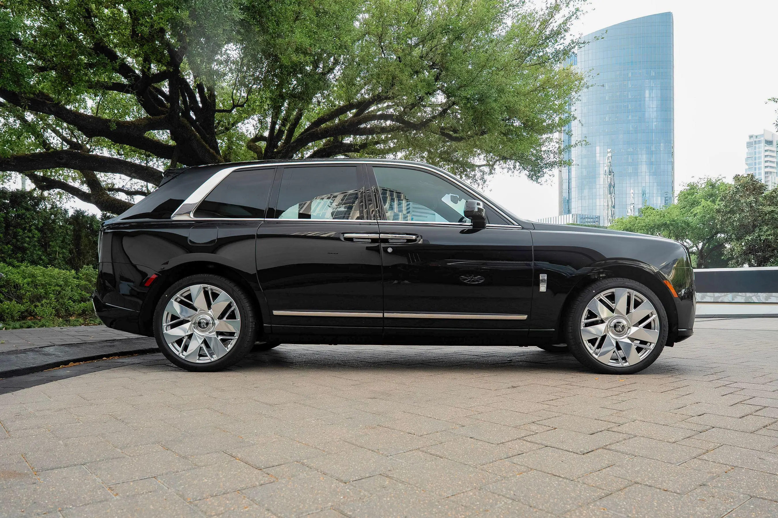 2026 Rolls-Royce Cullinan Base photo 5