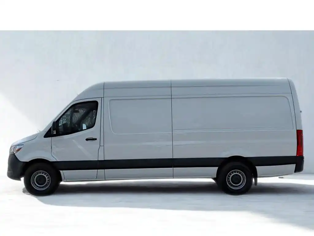 2022 Mercedes-Benz Sprinter 2500 170 WB 2.0D High Roof's photo