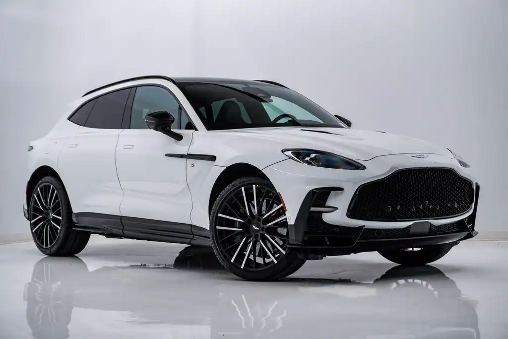 2026 Aston Martin DBX 4.0 V8 S AWD's photo