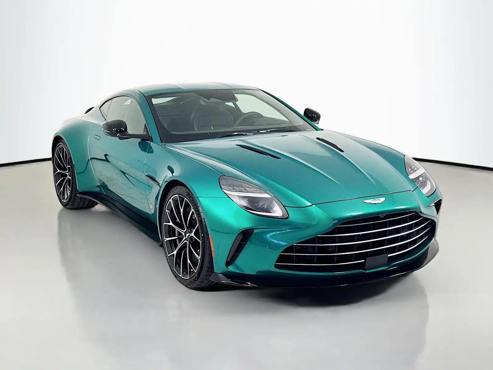 2026 Aston Martin Vantage 4.0 V8's photo