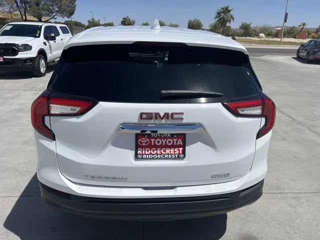 2024 GMC Terrain SLE AWD photo 3