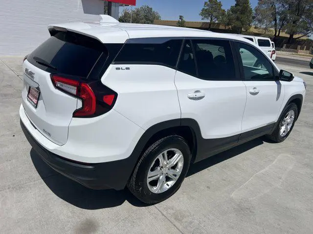 2024 GMC Terrain SLE AWD photo 4