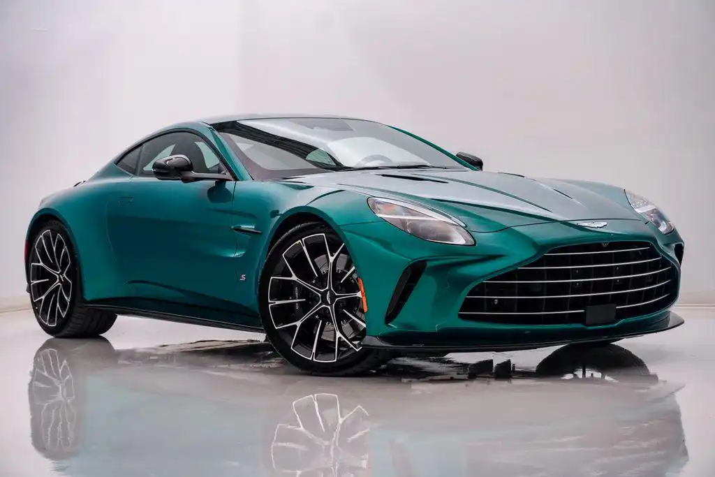 2026 Aston Martin Vantage 4.0 V8's photo