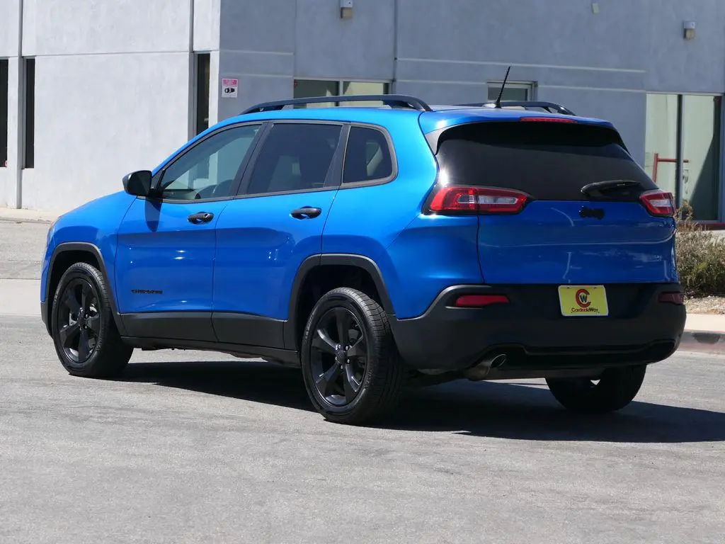 2017 Jeep Cherokee Sport Altitude photo 5