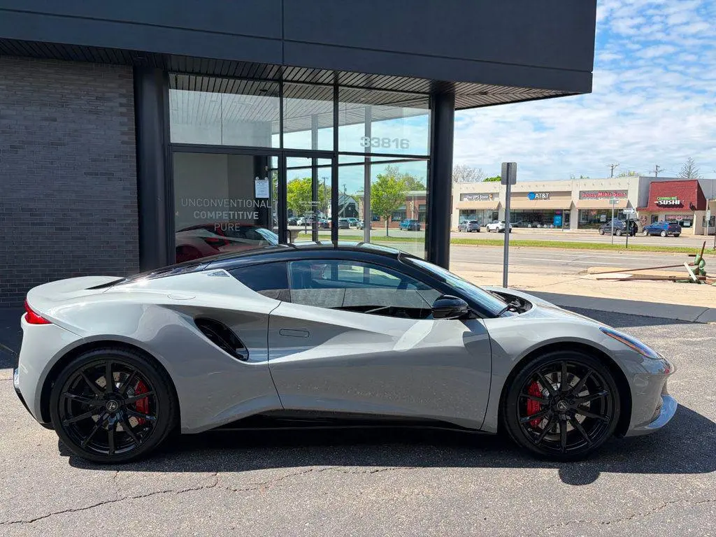 2026 Lotus Emira undefined photo 4