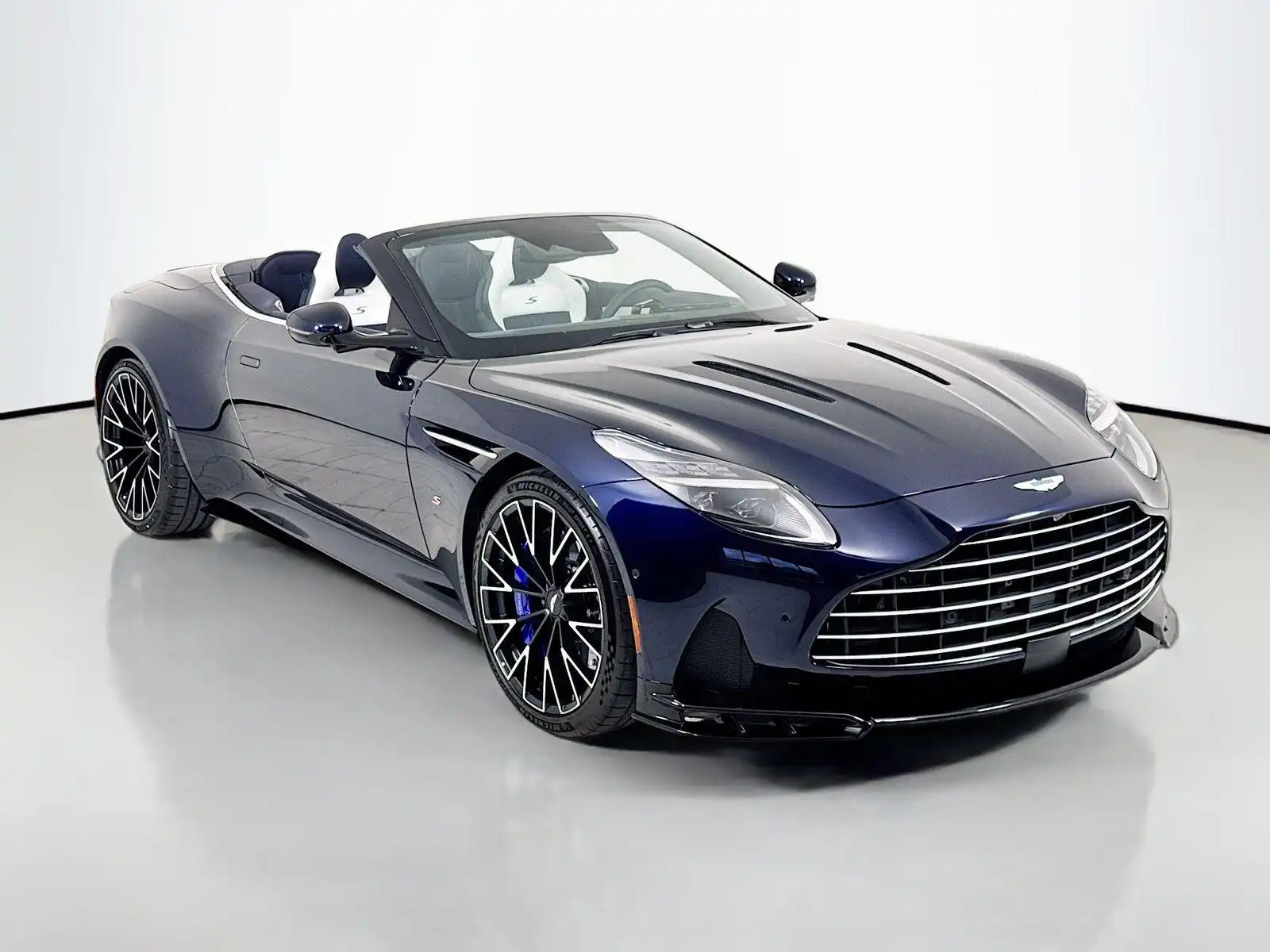 2026 Aston Martin DB12 Volante's photo
