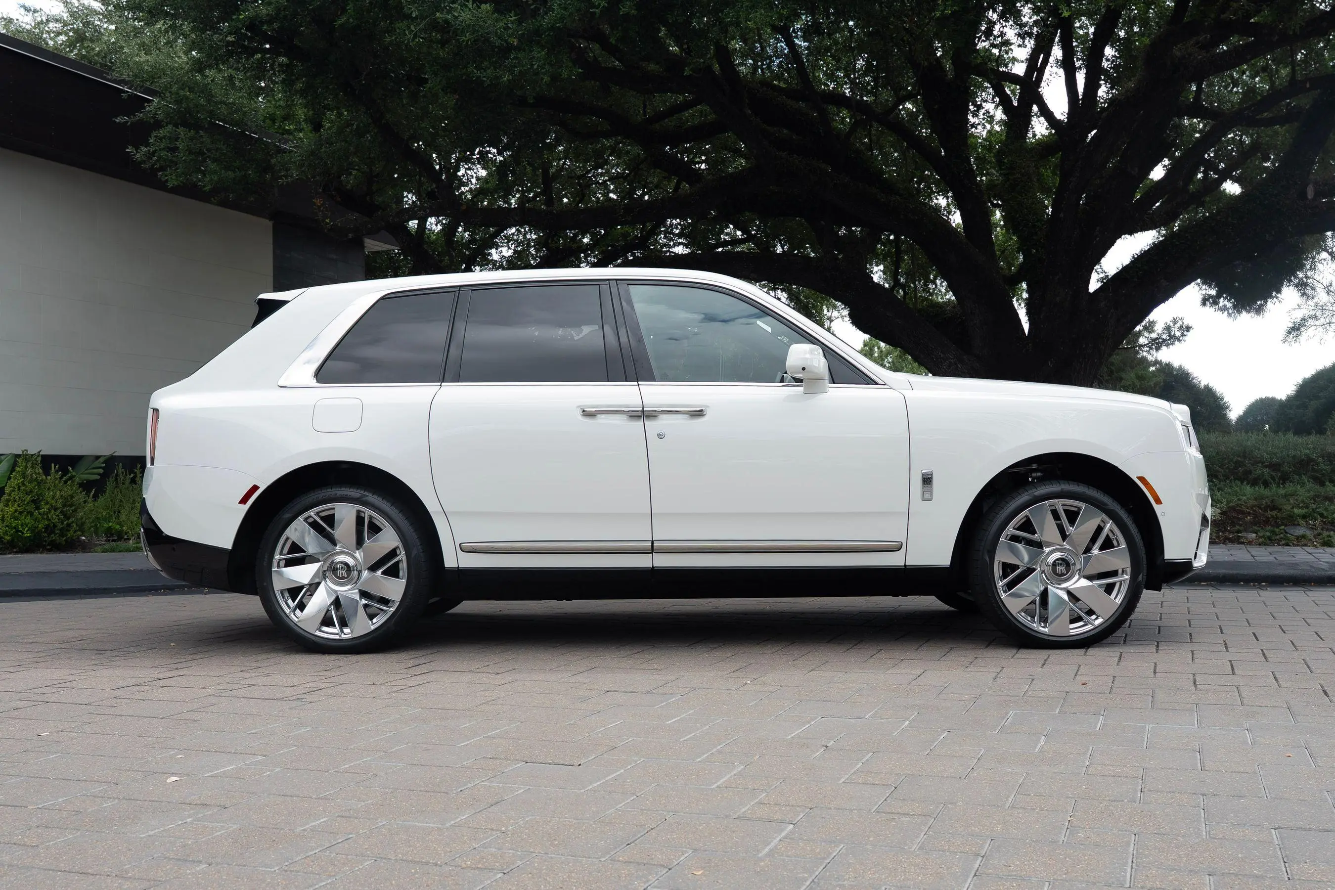 2026 Rolls-Royce Cullinan Base photo 5