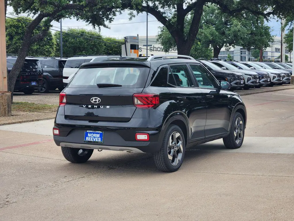 2026 Hyundai Venue SEL IVT photo 4