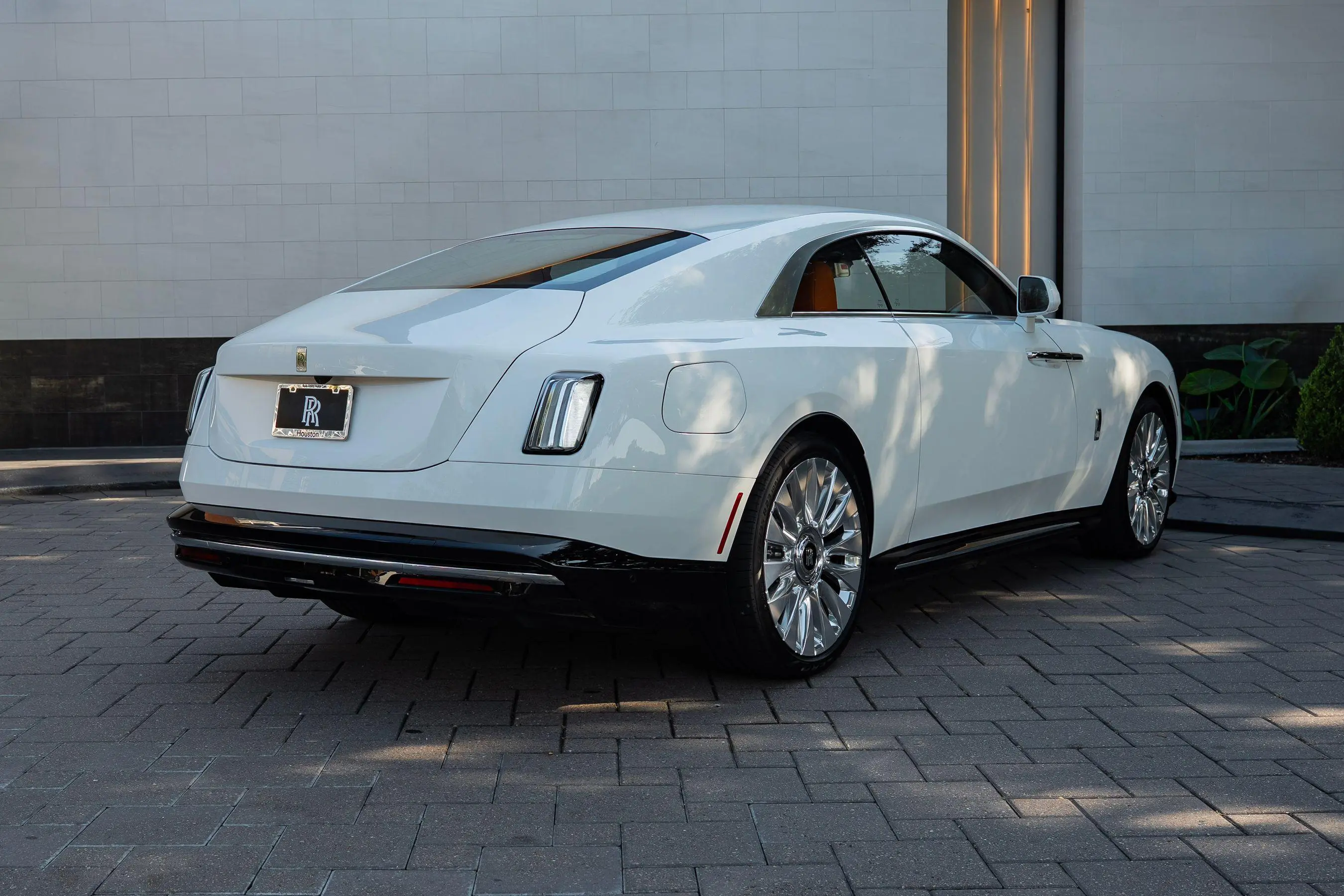 2026 Rolls-Royce Spectre Base photo 3