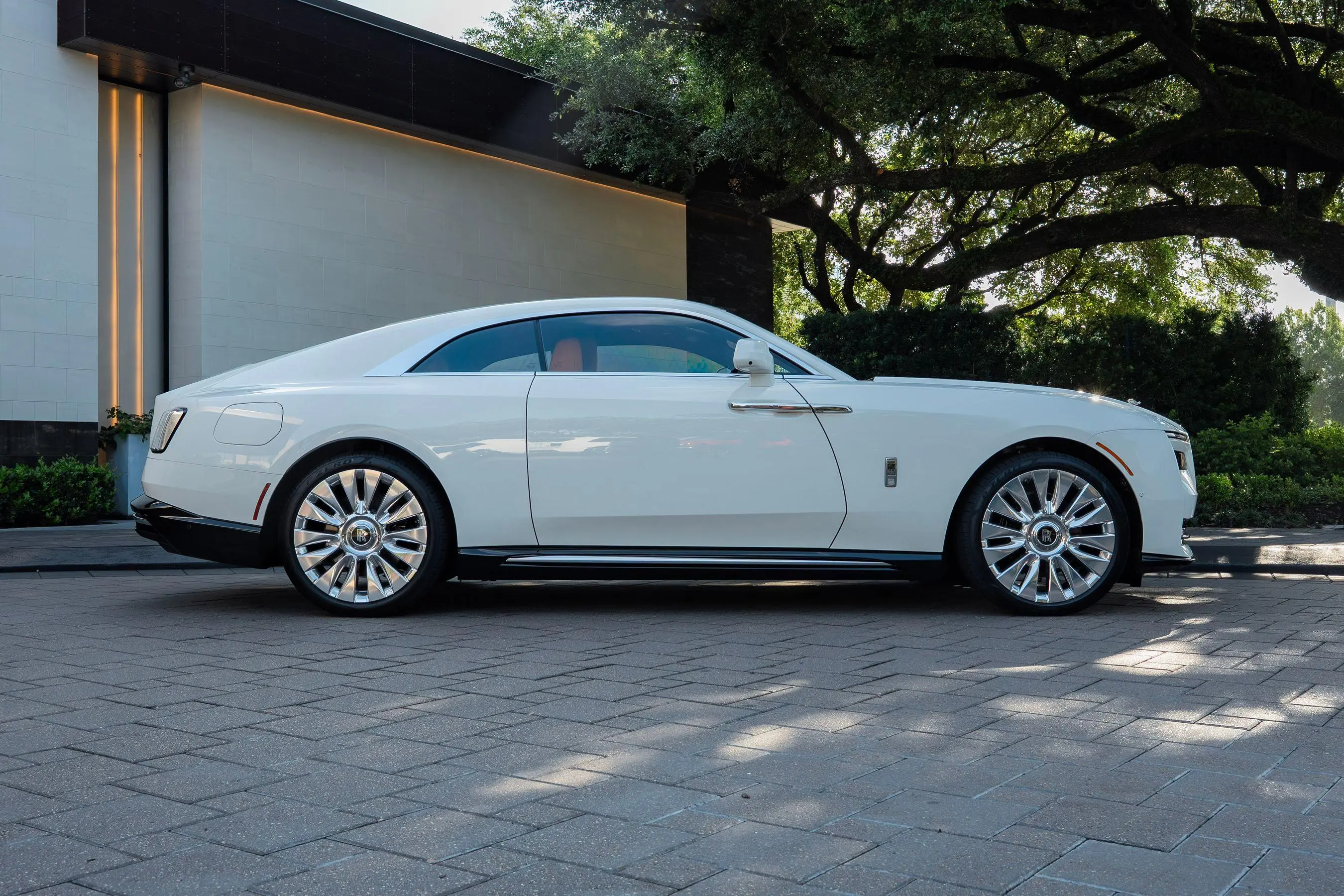 2026 Rolls-Royce Spectre Base photo 5