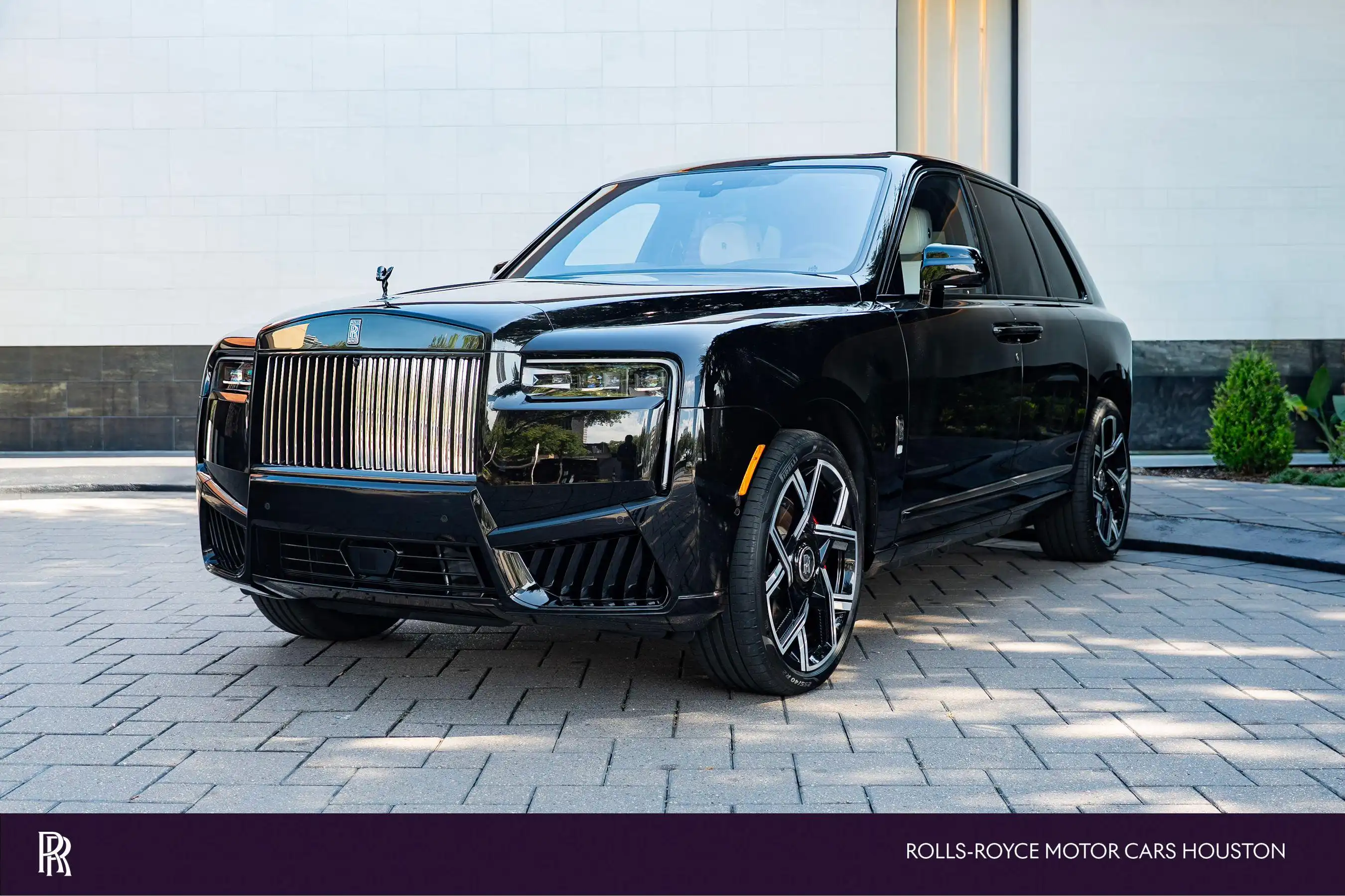 2027 Rolls-Royce Cullinan Black Badge's photo
