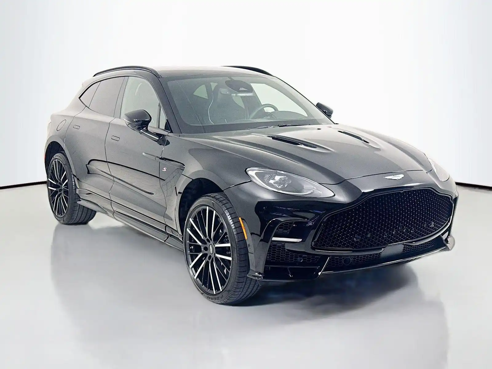 2026 Aston Martin DBX 4.0 V8 S AWD's photo
